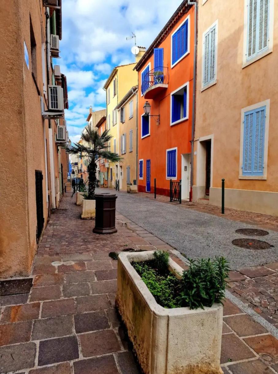 Haut De Villa A 700 Metres De La Plage, Totalement Independant Et Accessible Par Un Escalier Exterieur Sainte-Maxime Bagian luar foto