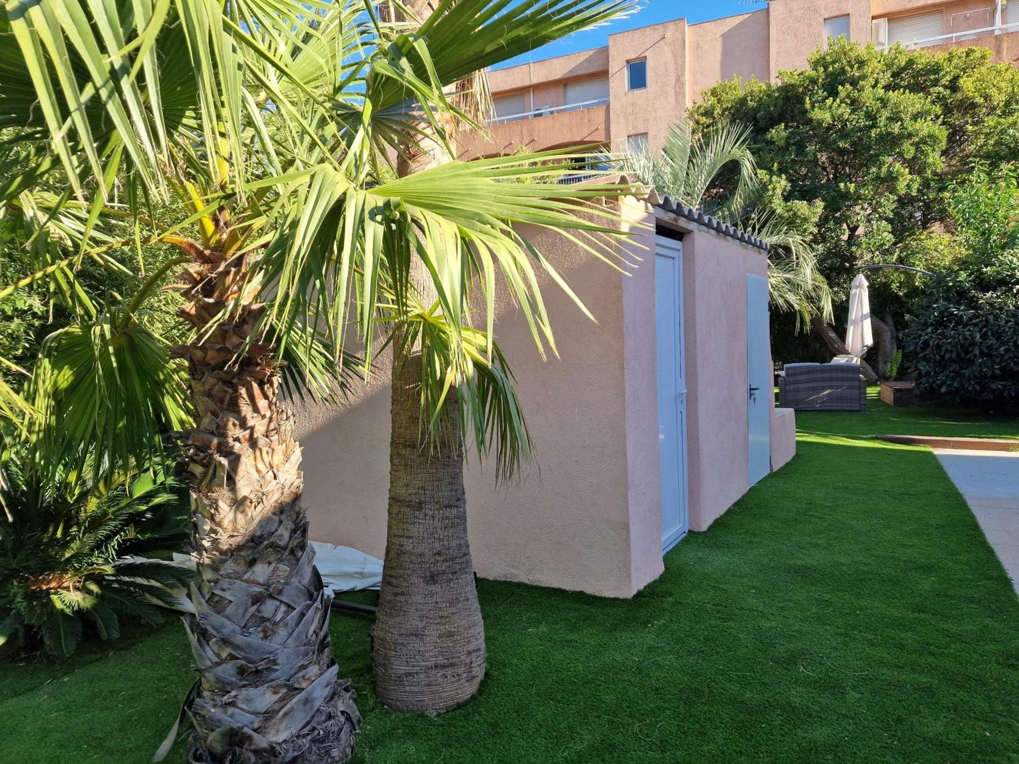 Haut De Villa A 700 Metres De La Plage, Totalement Independant Et Accessible Par Un Escalier Exterieur Sainte-Maxime Bagian luar foto